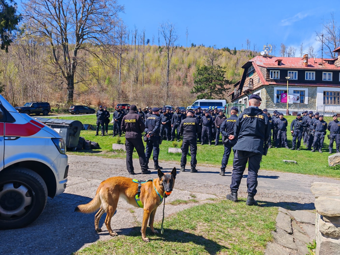 Rozsáhlý nácvik pátrací akce v horském terénu Beskyd